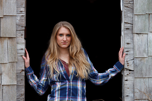 Senior Picture - old barn doorway